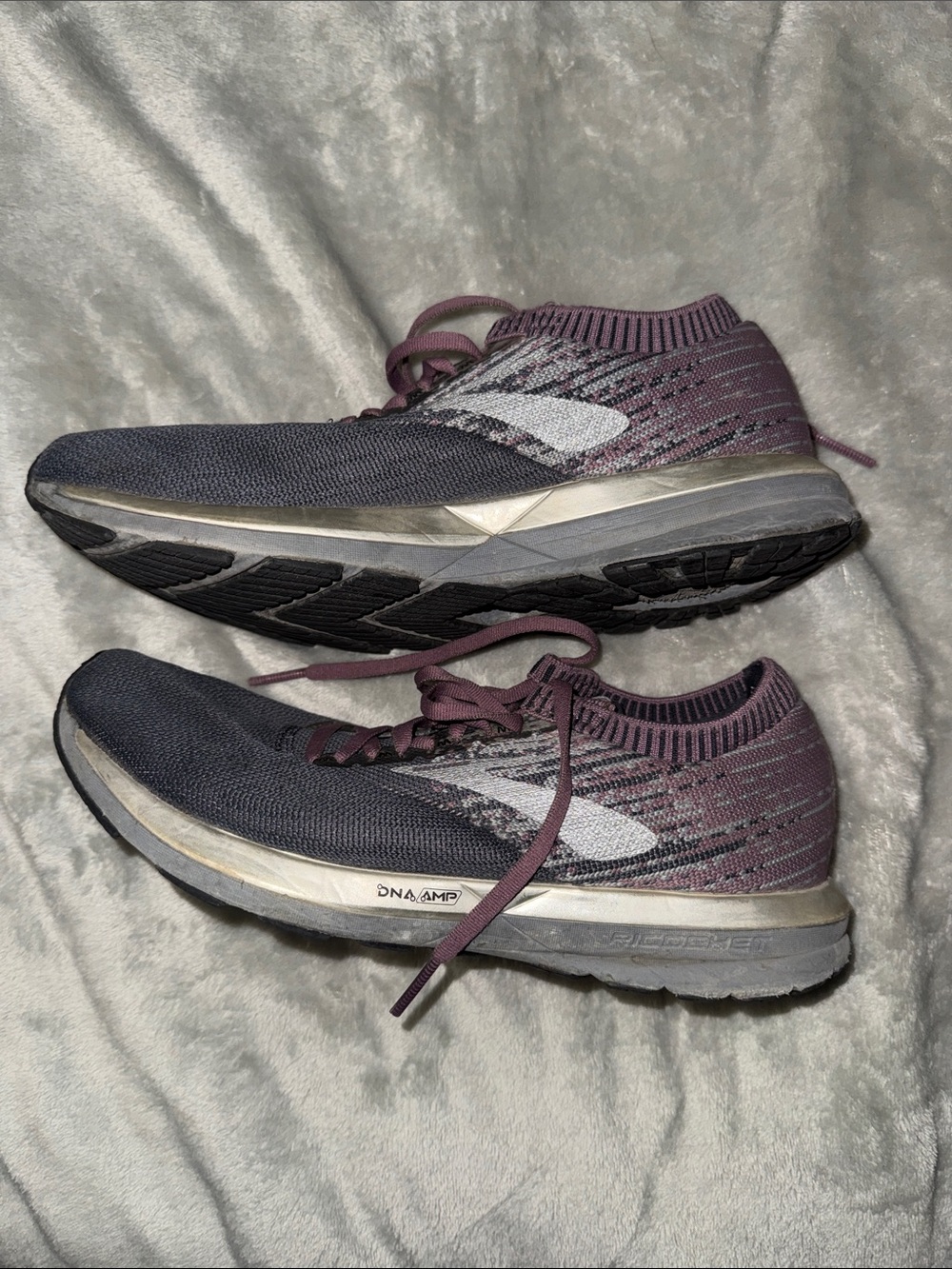 Brooks Women’s Athletic Shoes in Navy and Mauve - Picture 6 of 6